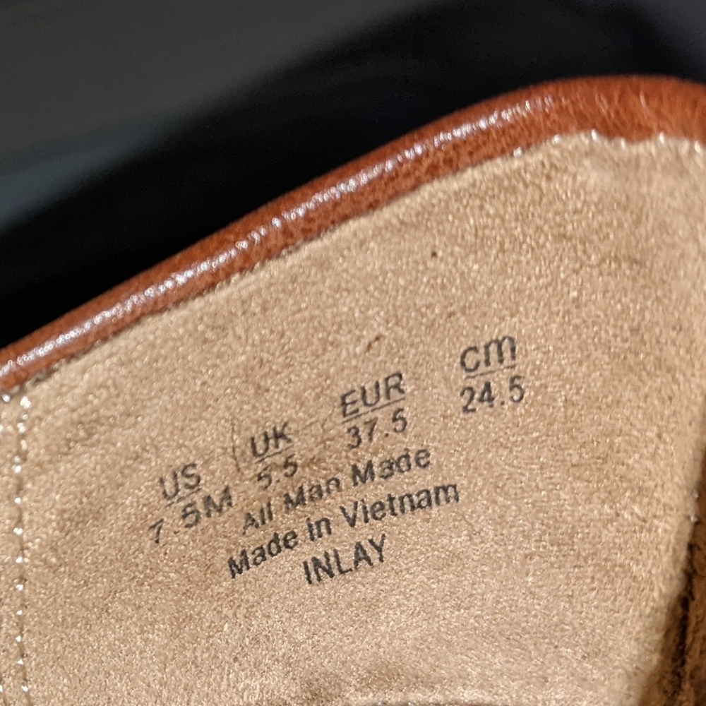 Naturalizers - Picture 3 of 3